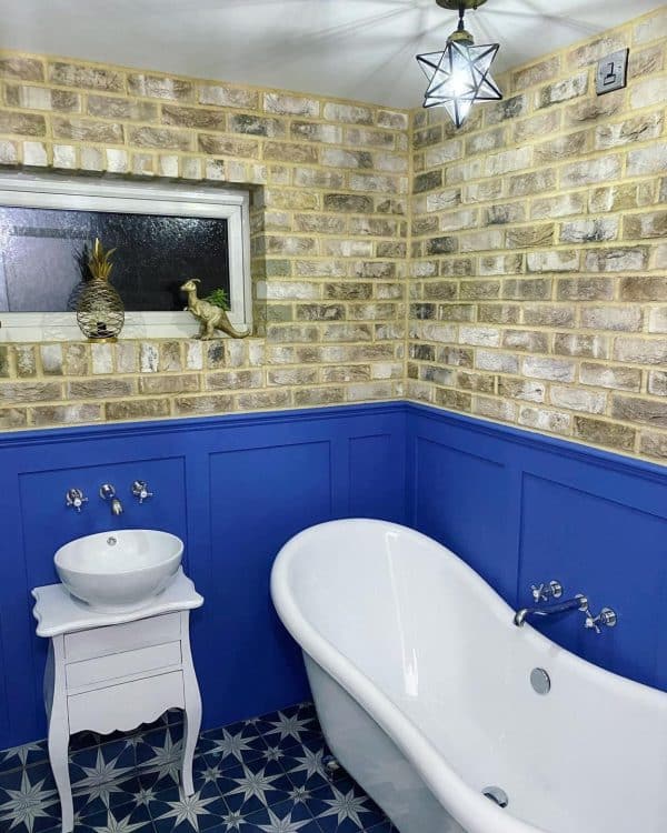 london yellow brick slips in bathroom
